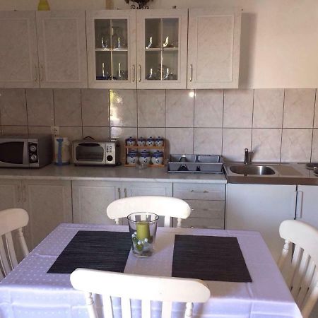 Apartment Antonija Povile Bagian luar foto