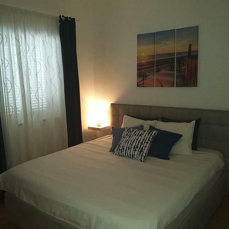 Apartment Antonija Povile Bagian luar foto